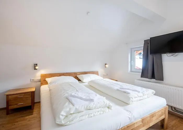 Kobelhaeusl Bei Hause - Yannick