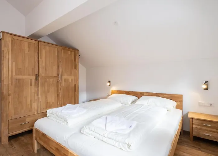 Kobelhaeusl Bei Hause - Yannick